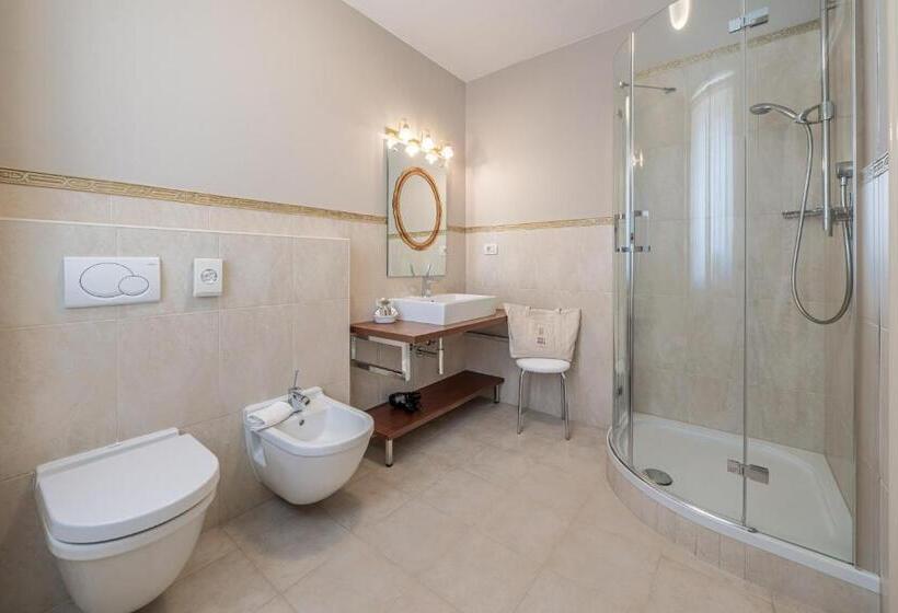 اتاق استاندارد یک نفره, Adria