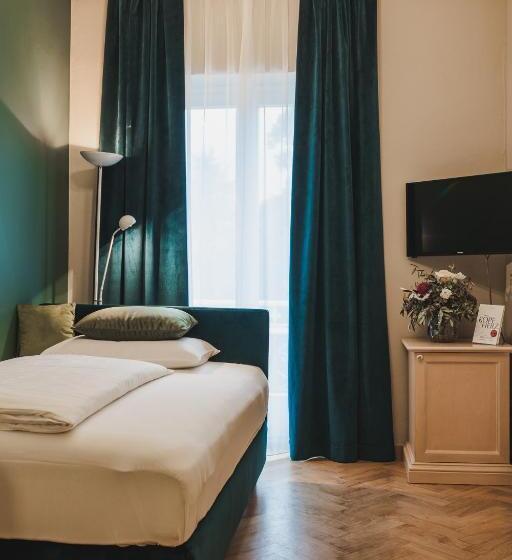 اتاق استاندارد یک نفره, Adria