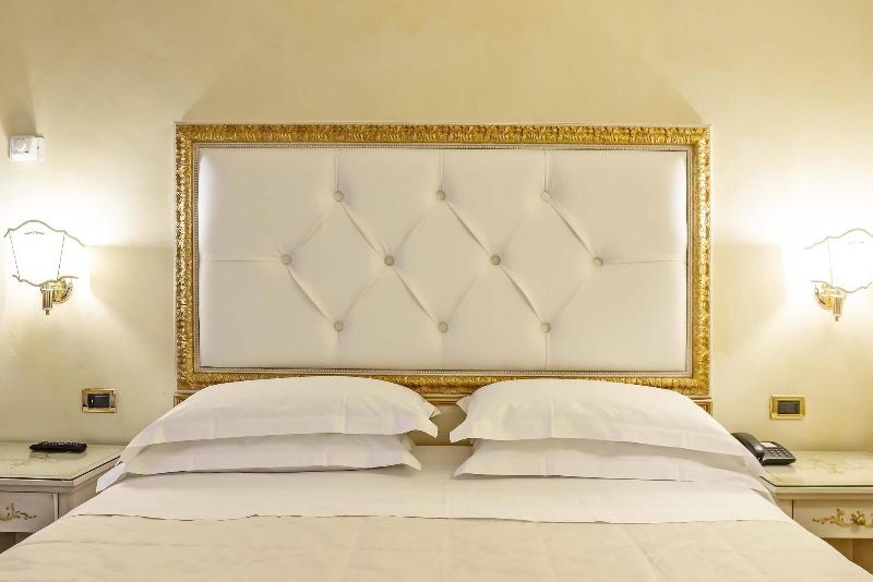 اتاق استاندارد سه نفره, Alba Palace