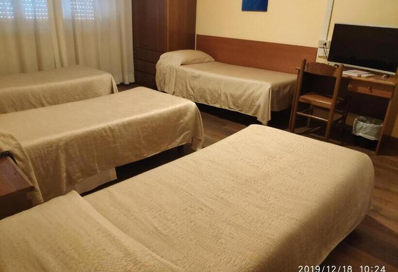 اتاق استاندارد چهار تخته, Giappone Inn Parking