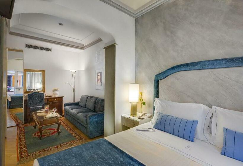اتاق استاندارد سه تخته با بالکن, Rivoli Boutique