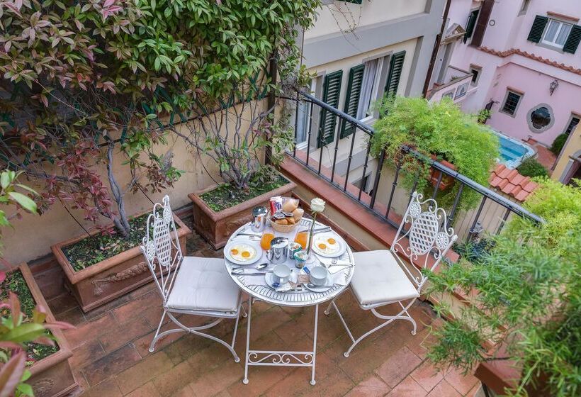 اتاق استاندارد با بالکن, Rivoli Boutique