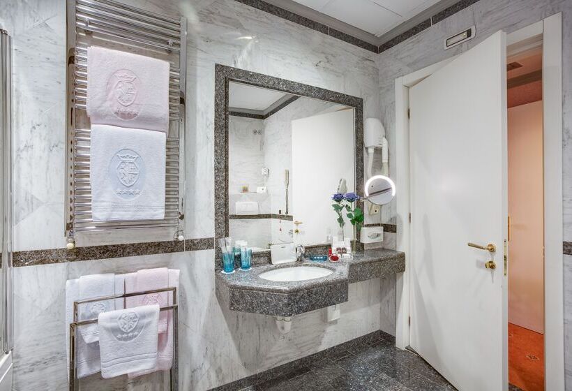 اتاق استاندارد با بالکن, Rivoli Boutique