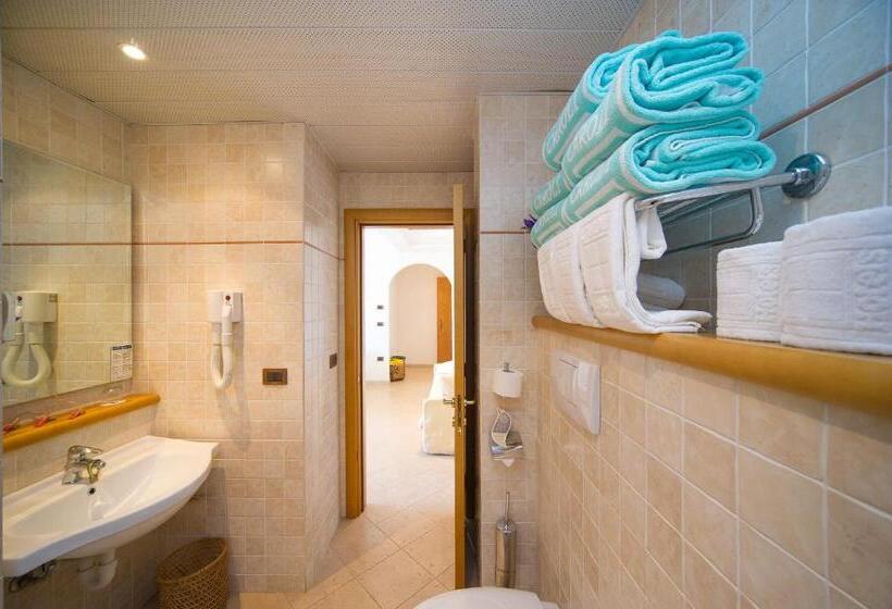 Четырехместный Номер Стандарт, Terminal   Caroli Hotels