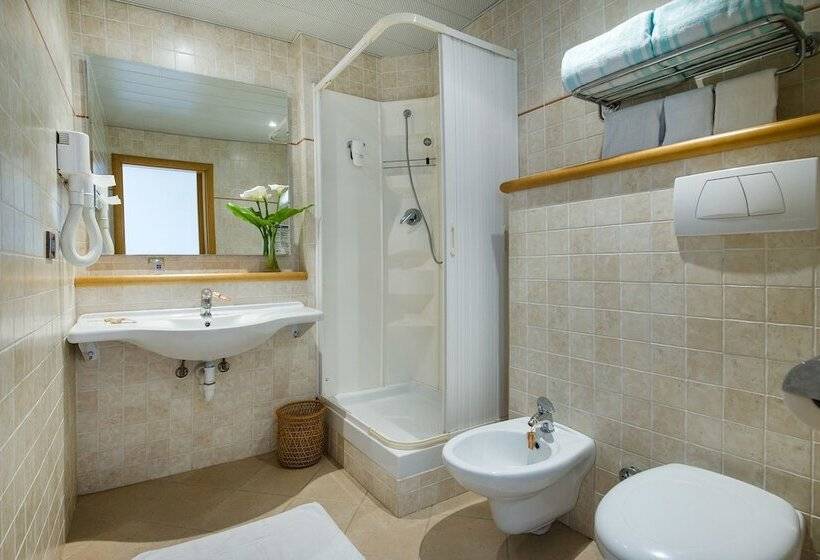 Четырехместный Номер Стандарт, Terminal   Caroli Hotels