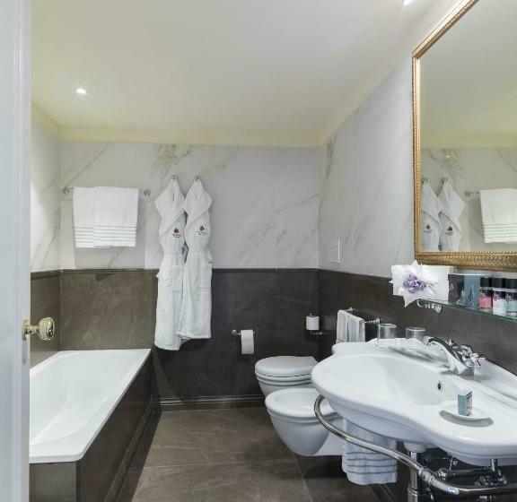 Suite Familiare, Plaza Hotel Lucchesi