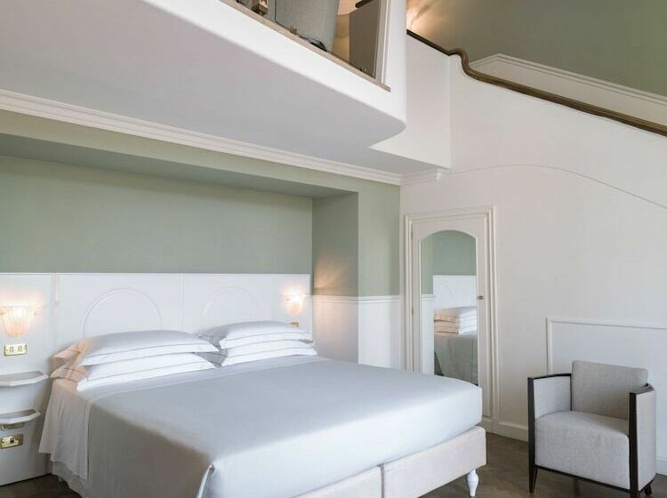 Suite Familiare, Plaza Hotel Lucchesi