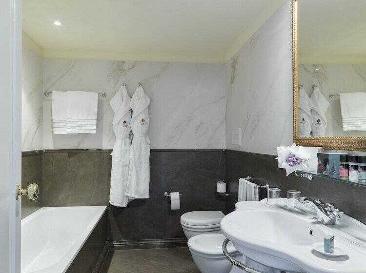 Suite Familiare, Plaza Hotel Lucchesi