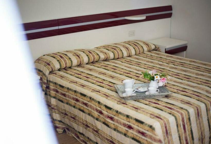 اتاق اکونومی, Fabricia