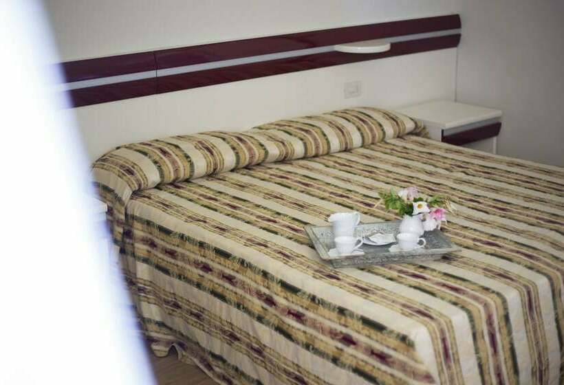 اتاق اکونومی, Fabricia