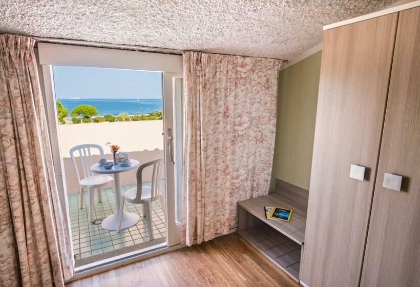 Triple Room Sea View, Fabricia
