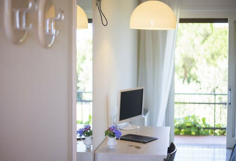 Triple Room Sea View, Fabricia