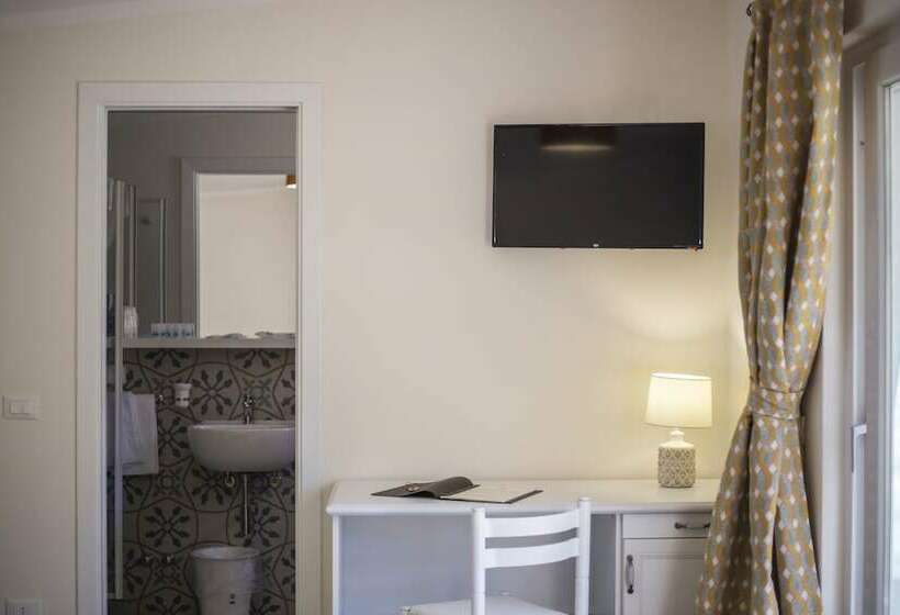 Triple Room Sea View, Fabricia