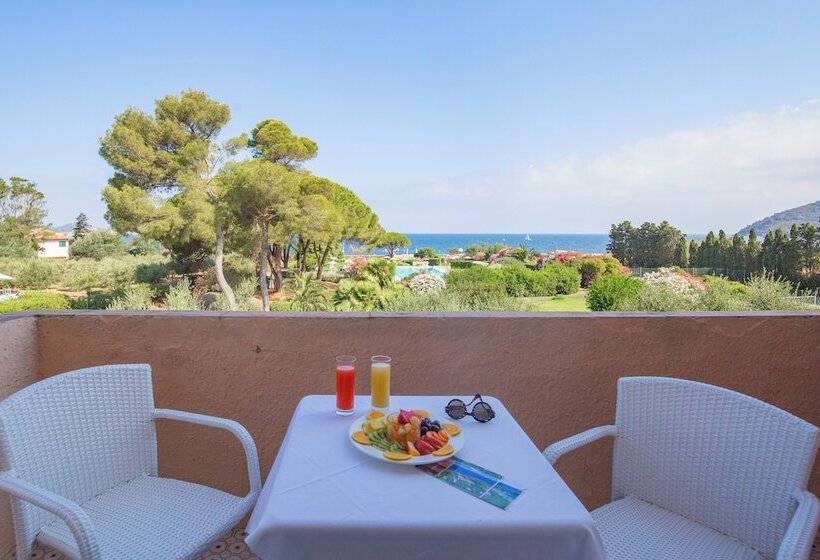 Triple Room Sea View, Fabricia