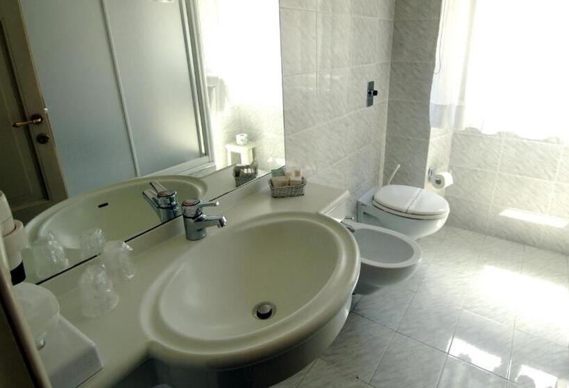 سوییت جونیور, Grande Albergo Quattro Stagioni