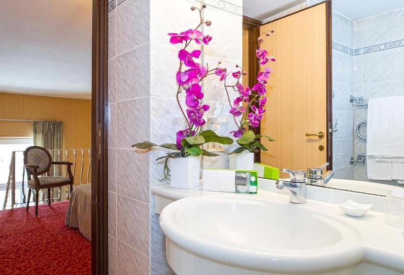 اتاق استاندارد, Grande Albergo Quattro Stagioni