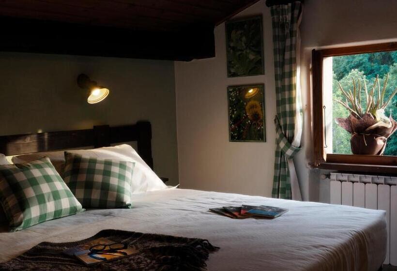 اتاق استاندارد با چشم‌انداز کوهستان, Locanda Il Rustichello