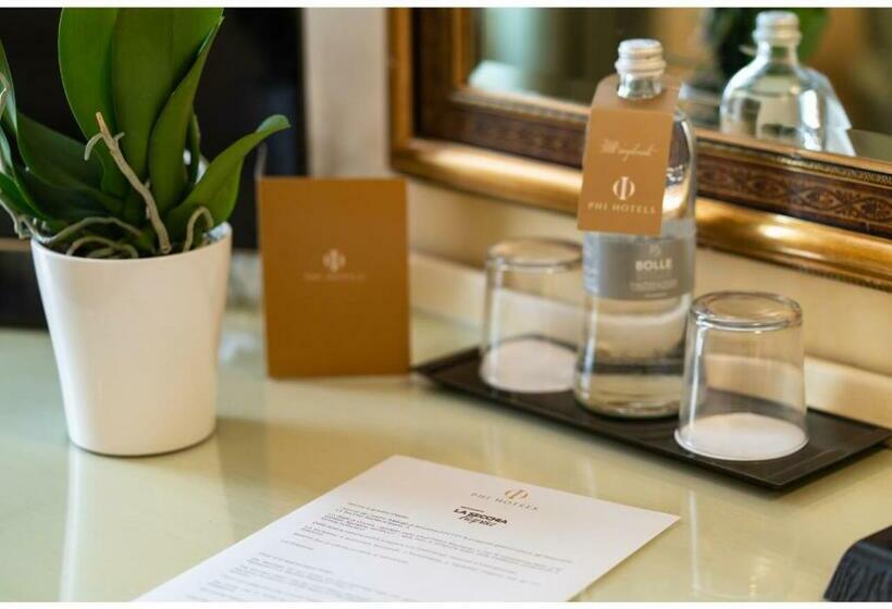 اتاق استاندارد یک نفره, Phi Hotel Canalgrande