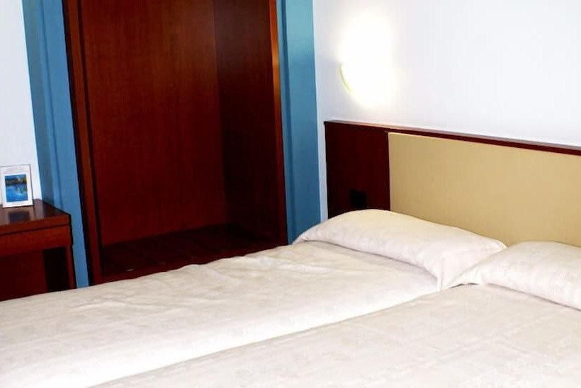 스탠다드 트리플 룸, Eco Art Hotel Statuto