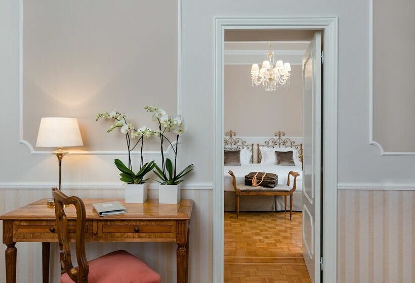 Deluxe Suite Sea View, Grand Hotel Miramare