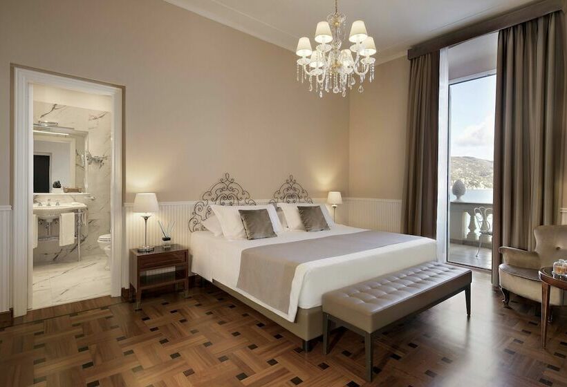 Deluxe Suite Sea View, Grand Hotel Miramare