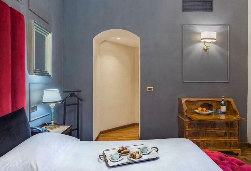 Люкс, Grand Hotel Villa Politi
