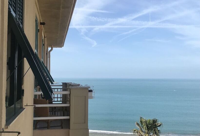 Номер Стандарт Боковой Вид на Море, Albergo Celeste