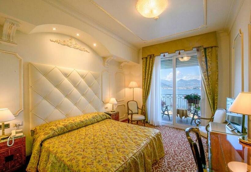 اتاق لوکس, Astoria