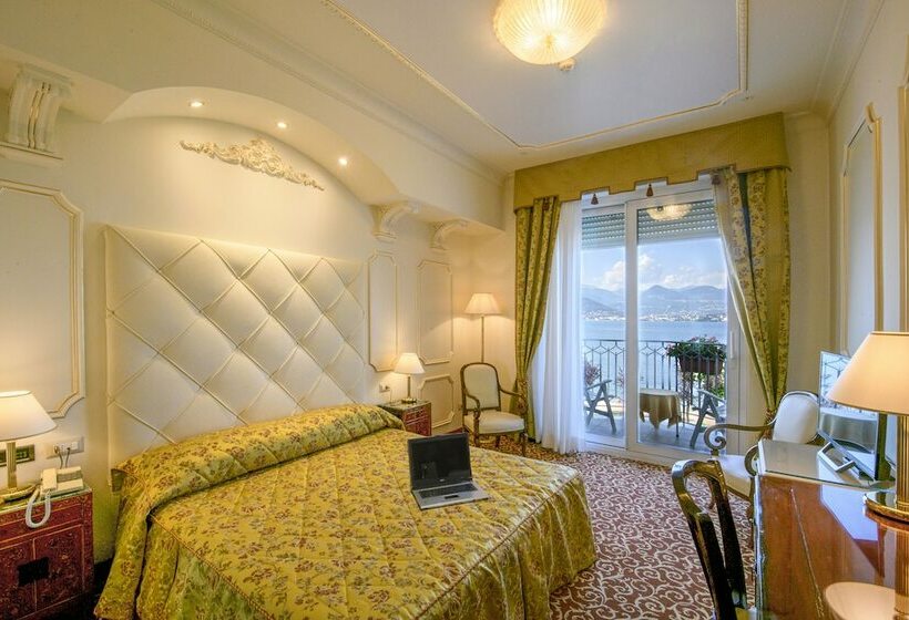 اتاق لوکس, Astoria