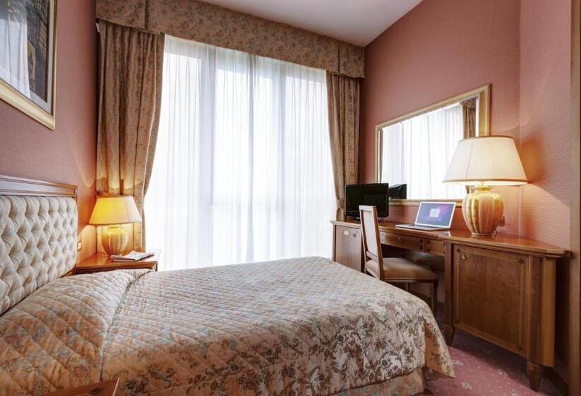 اتاق استاندارد یک نفره, Borgo Palace