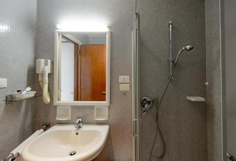 Habitación Estándar, Continental