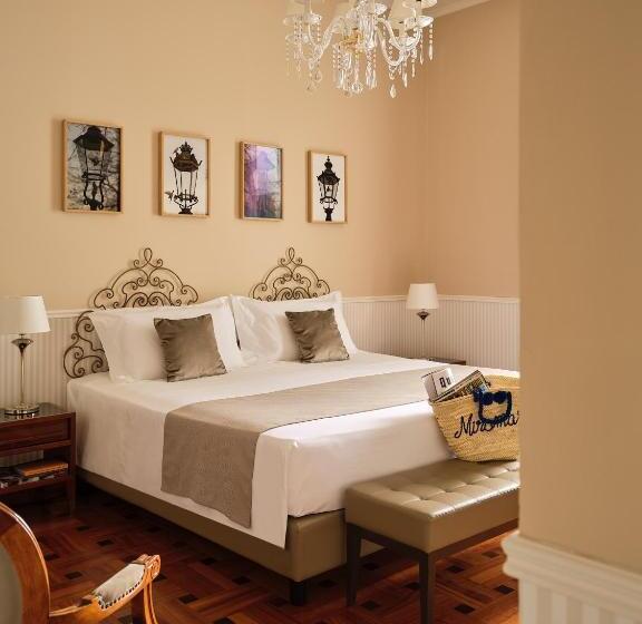 Deluxe Suite Sea View, Grand Hotel Miramare