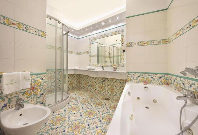 سوییت جونیور با چشم‌انداز دریا, Grand Hotel President