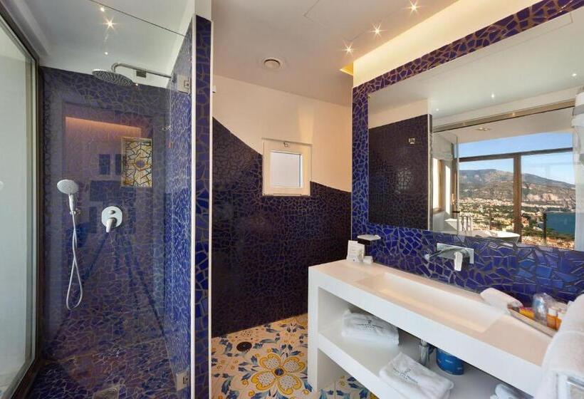 سوئیت با تخت بزرگ, Grand Hotel President