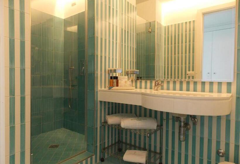 Superior Room with Terrace, Grand Hotel President