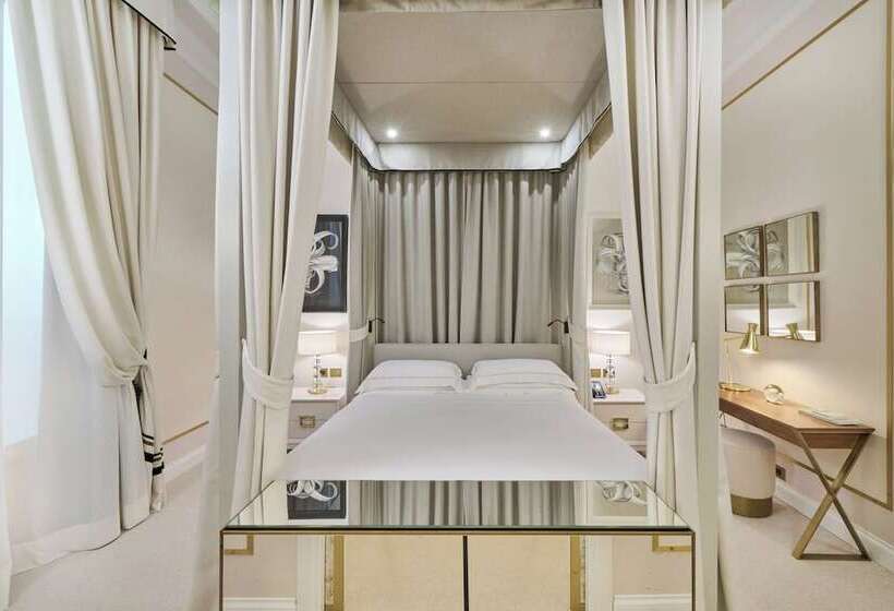 سوییت با چشم‌انداز دریا, Grand Hotel Principe Di Piemonte