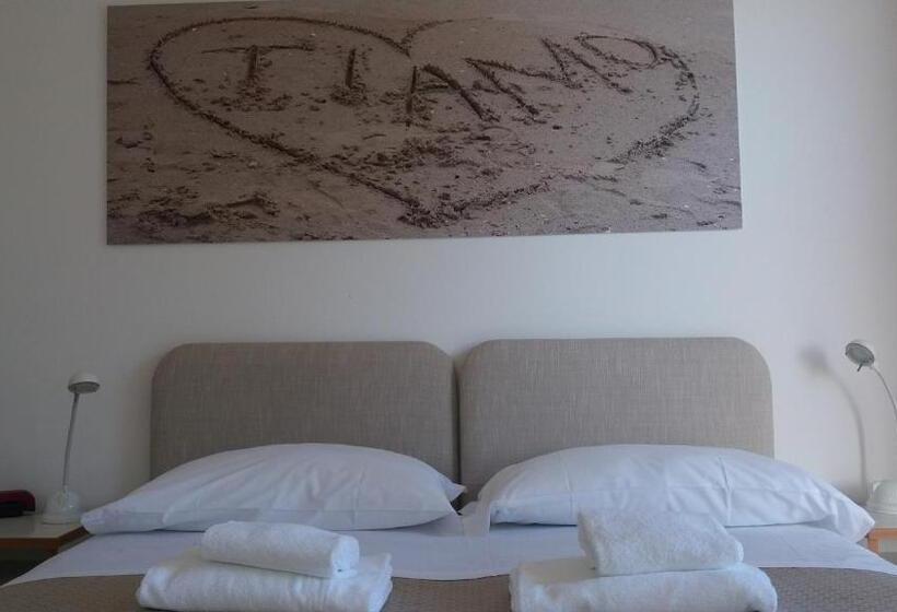 Quarto Estandar com Sacada, Petit