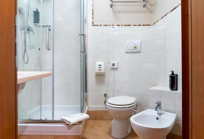 اتاق استاندارد چهار تخته, B&b Hotel Torino President