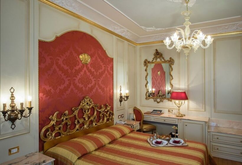 اتاق استاندارد با چشم‌انداز دریاچه, Regina Palace