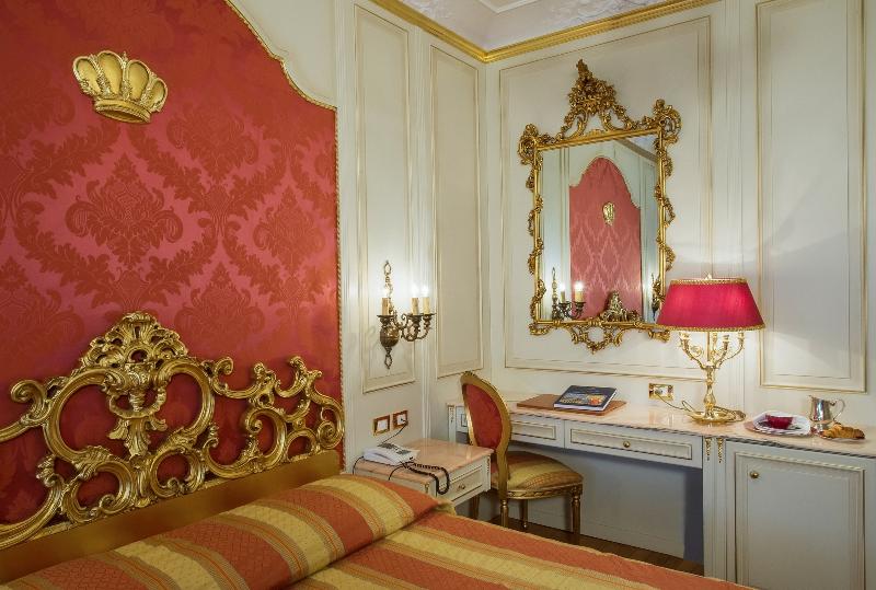 اتاق استاندارد با چشم‌انداز دریاچه, Regina Palace