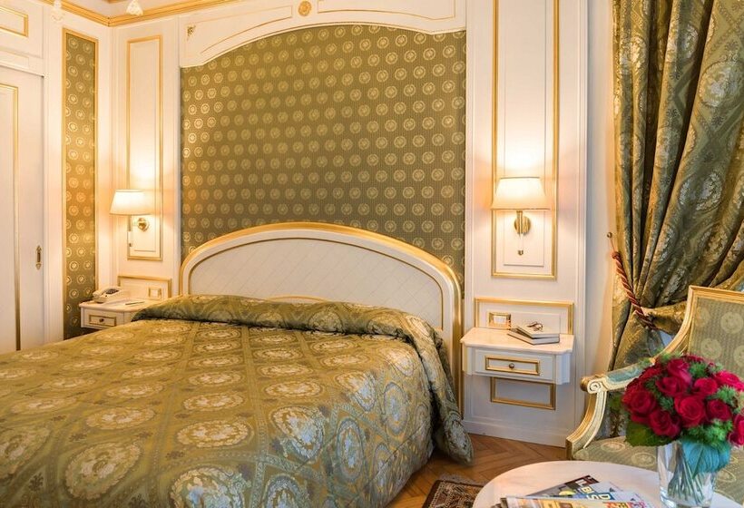 اتاق استاندارد با چشم‌انداز دریاچه, Regina Palace