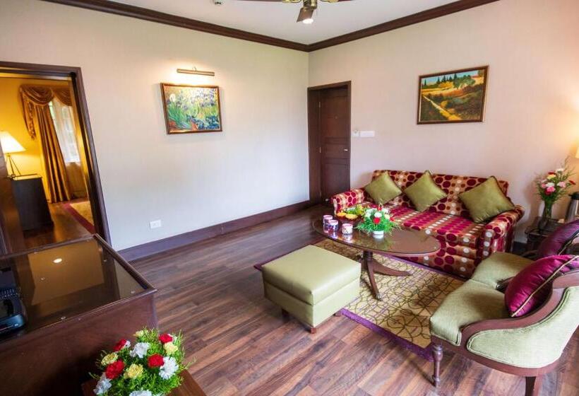 کابین, The Carlton Kodaikanal