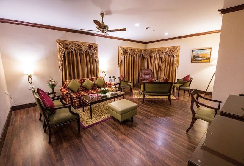 کابین, The Carlton Kodaikanal
