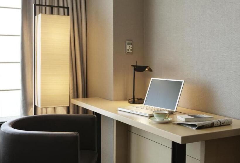 Номер Deluxe, The Capitol Hotel Tokyu