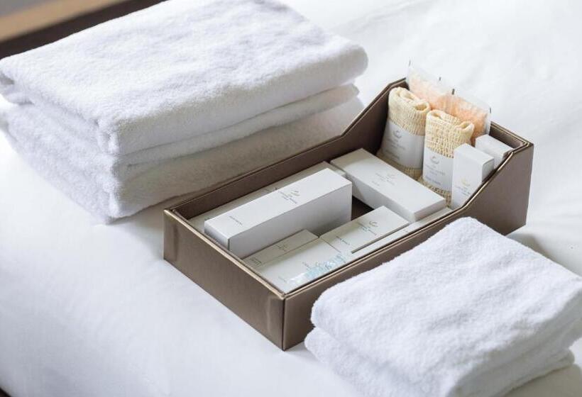 Номер Стандарт Смежный, The Capitol Hotel Tokyu