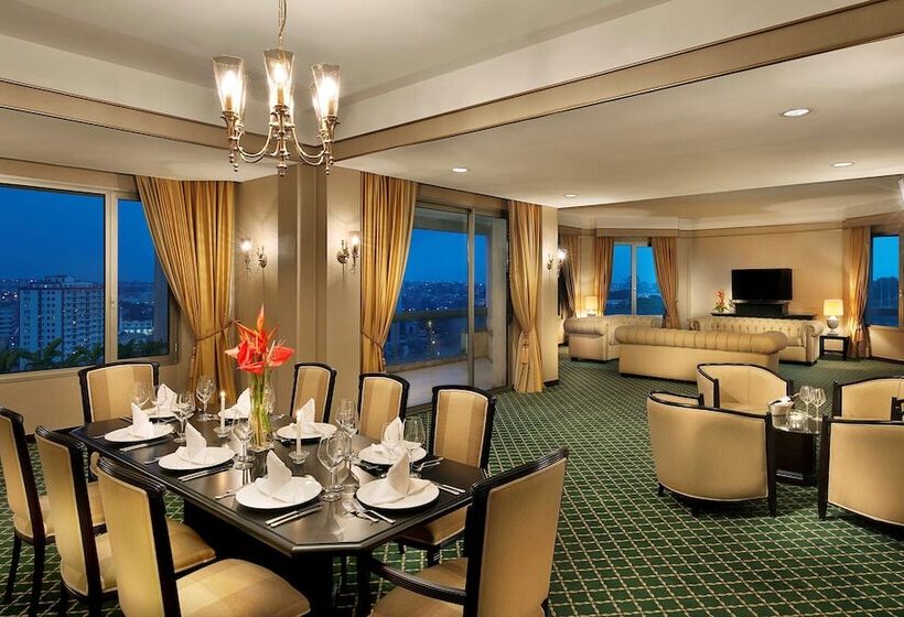 جناح رئاسى 3 غرف نوم, Hilton Yaounde