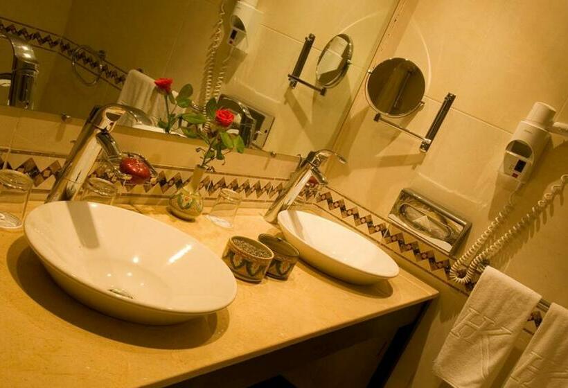 اتاق استاندارد سه نفره, Hôtel Le Semiramis Marrakech By Bravia Hotels