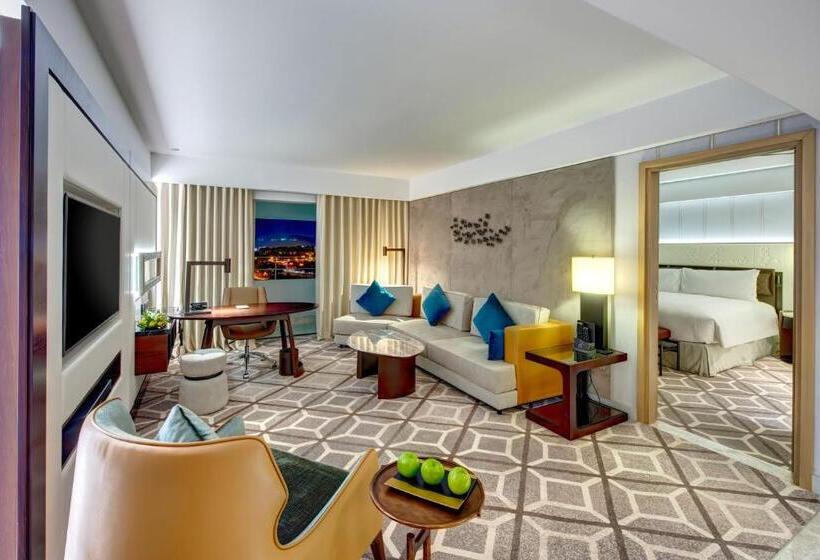 سوییت جونیور با چشم‌انداز دریا, Intercontinental Muscat, An Ihg