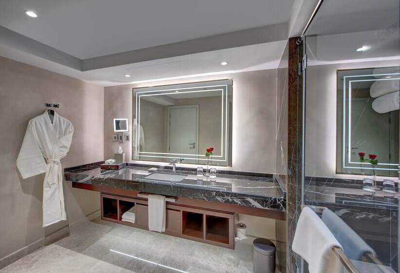 سوییت جونیور با چشم‌انداز دریا, Intercontinental Muscat, An Ihg