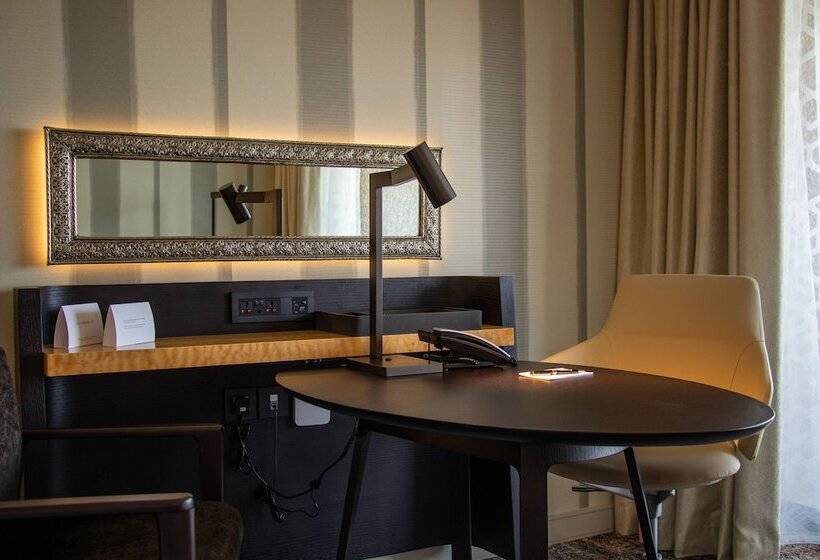 سوییت جونیور با چشم‌انداز دریا, Intercontinental Muscat, An Ihg